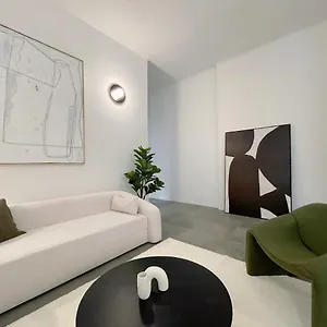 https://casa-unica-milano-spacious-contemporary-apartment-bullona-i.it-lombardy.com