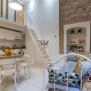 https://university-loft-apartment.emilia-romagnahotels.net